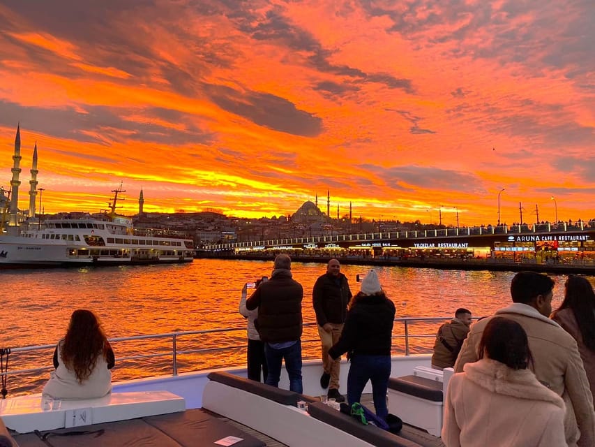 Istanbul: Bosphorus Sunset Yacht Cruise with Live Guide - When to go and what to wear