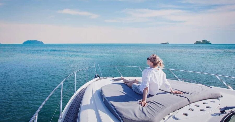 Istanbul: Bosphorus Yacht Cruise - Beylerbeyi Palace and the Asian shore