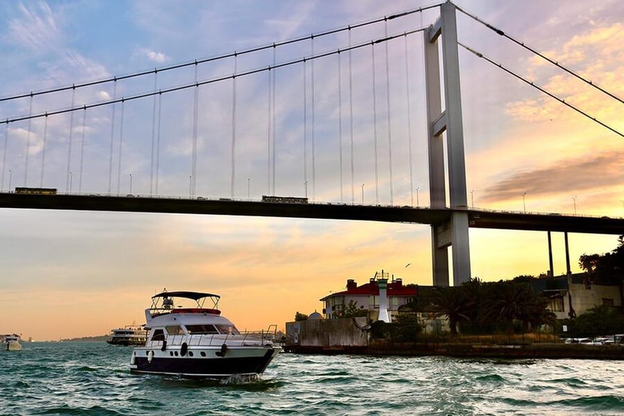 Istanbul: Bosphorus Yacht Cruise at Sunset with Snacks - Dolmabahce Palace and the grand European shore