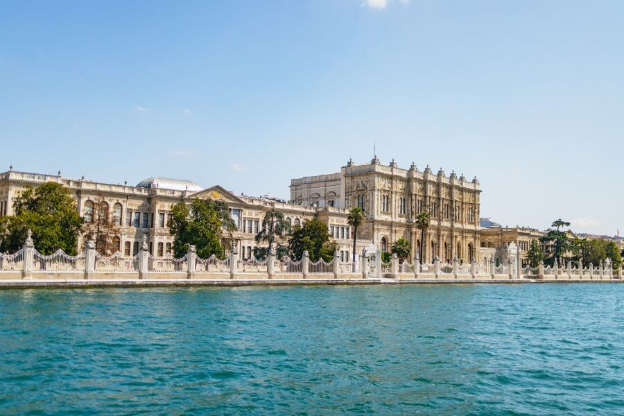 Istanbul: Bosphorus Yacht Cruise with Stopover on Asian Side - Maiden’s Tower and the return toward the city