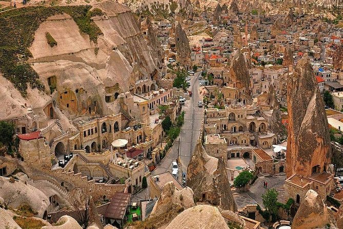 Istanbul, Cappadocia, Pamukkale and Ephesus 7 Day Package - Cappadocia’s churches, chimneys and pottery