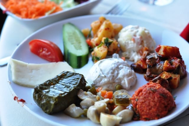 Istanbul City Sightseeing Tour & Turkish Dinner & Show - Dinner, dancing, and the evening cruise