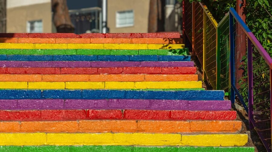 Istanbul: Colorful Fener & Balat Walking Tour w/Expert Guide - Colorful houses and the steep stairways