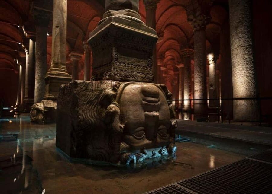 Istanbul Combo: Topkapi Palace & Basilica Cistern - Topkapi Palace and the world of the sultans