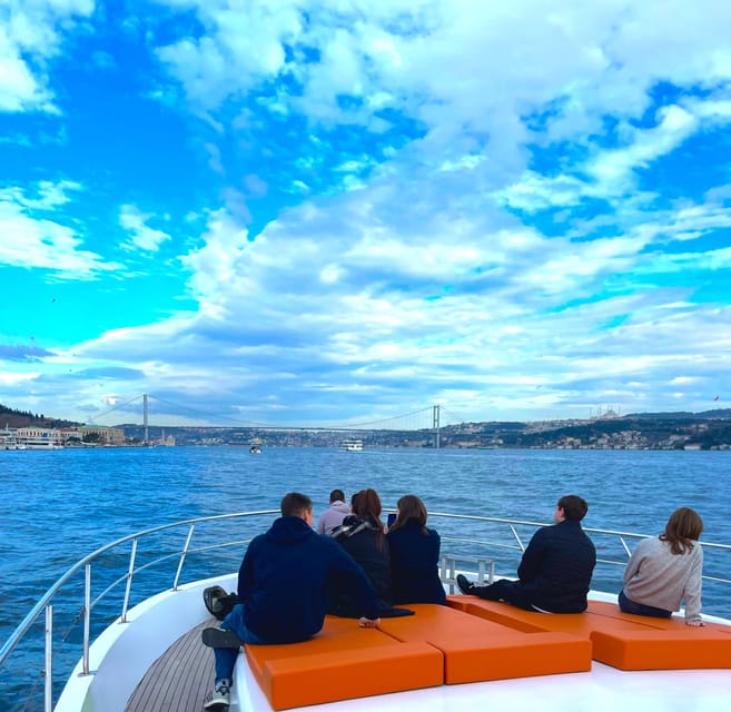 Istanbul: Daytime Bosphorus Yacht Cruise with Fruit & Snacks - What the audio guide can and cannot do