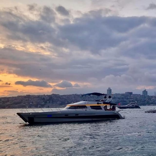 Istanbul: Daytime Bosphorus Yacht Cruise with Fruit & Snacks - Meeting in Karaköy without taxi trouble