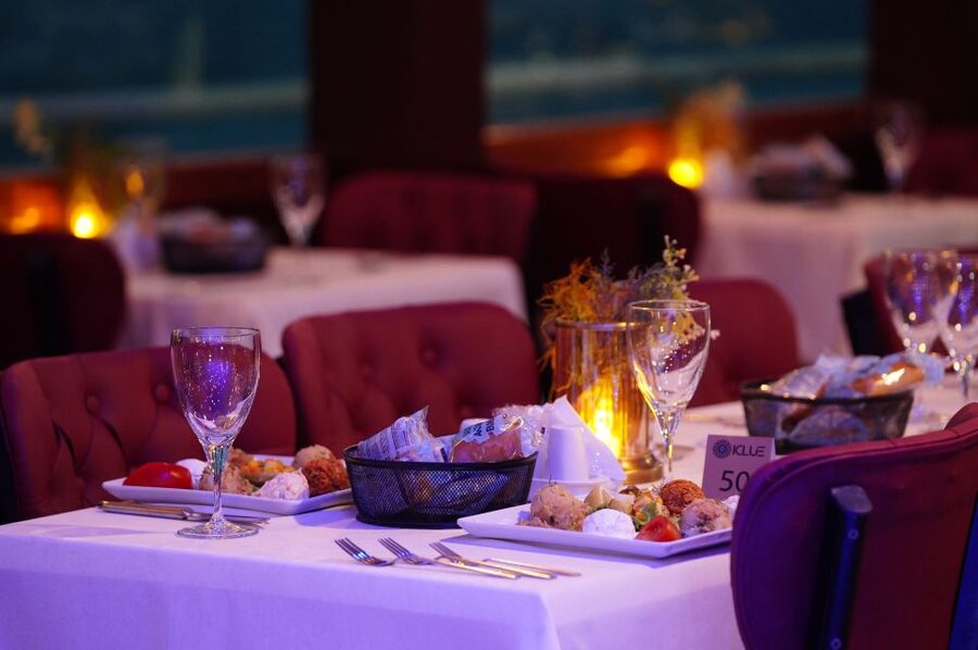 Istanbul: Dinner Cruise and Entertainment with Private Table - Rumeli Fortress and the Fatih Sultan Mehmet Bridge
