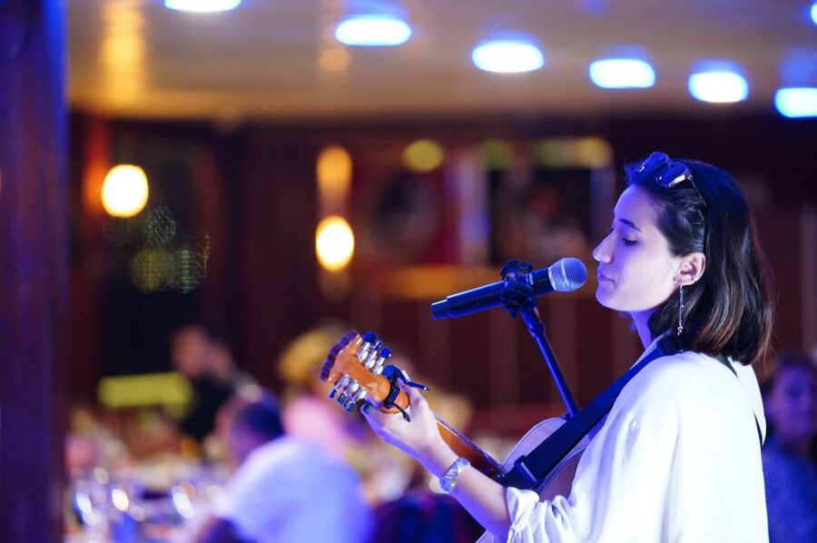 Istanbul: Dinner Cruise and Entertainment with Private Table - Service, boarding, and the practical weak points