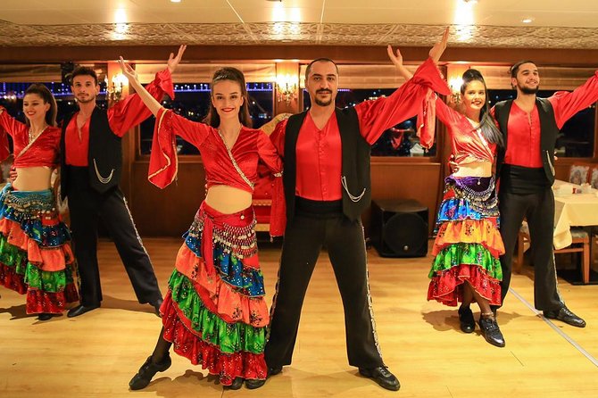 Istanbul Dinner Cruise Entertaintment with Private Tables - How the private tables affect the experience