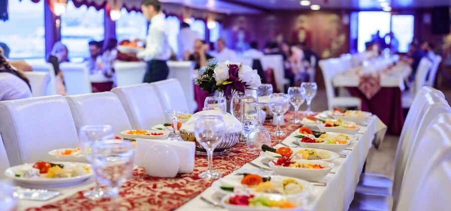 Istanbul: Dinner Cruise on the Bosphorus - Who Will Get the Most From This Evening