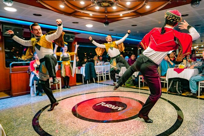 ISTANBUL: Dinner Cruise On The Bosphorus with Turkish night show - Getting to the boat without losing your evening