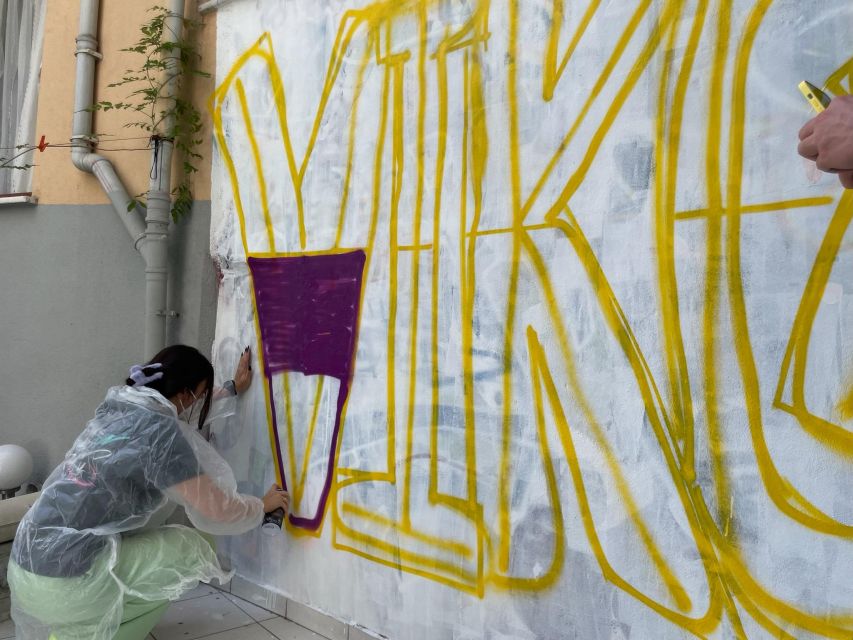 Istanbul: Do Street Art with Local Artists at Home Garden - Choosing your nickname and building a tag