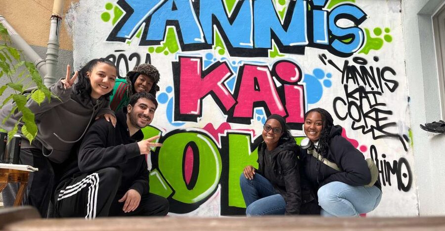 Istanbul: Do Street Art with Local Artists at Home Garden - Spray caps, fades, and the blank wall