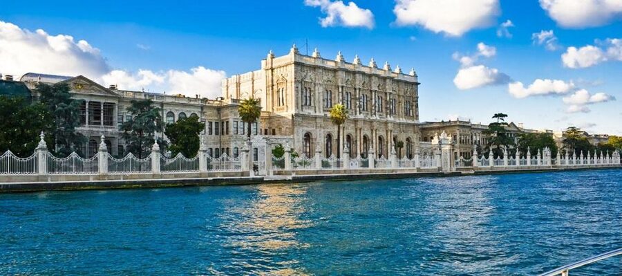 Istanbul: Dolmabahce Palace and Grand Bazaar Tour - Why this four-hour tour works