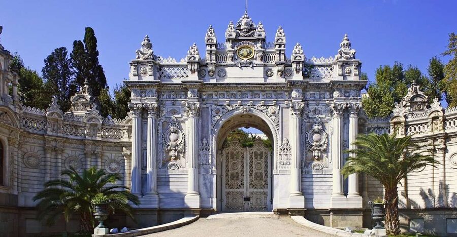 Istanbul: Dolmabahce Palace and Grand Bazaar Tour - The Grand Bazaar after the palace