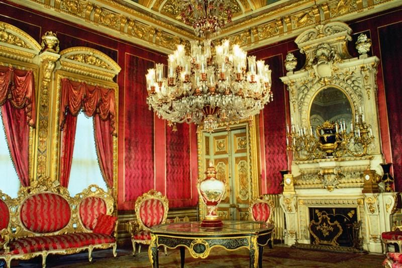 Istanbul: Dolmabahce Palace and Grand Bazaar Tour - Who should book this experience?