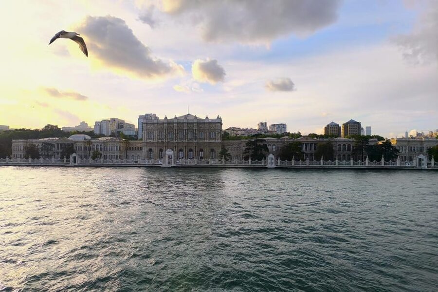 Istanbul: Dolmabahce Palace and Harem Skip-the-Line Ticket - Why Dolmabahçe Palace feels different from Topkapı