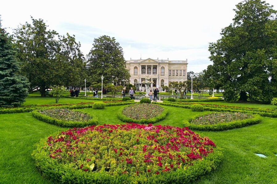 Istanbul: Dolmabahce Palace and Harem Skip-the-Line Ticket - Gardens, Bosphorus views, and a sensible break