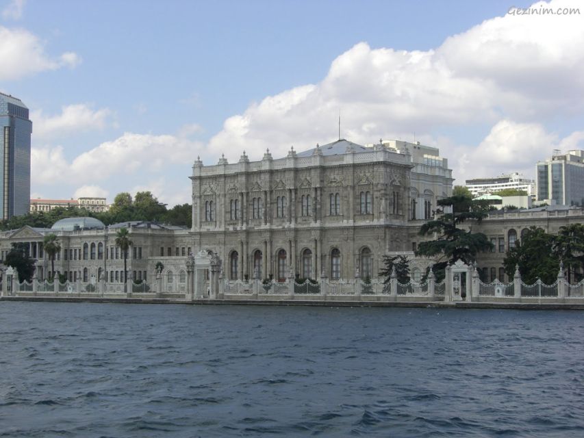 Istanbul: Dolmabahçe Palace and Uskudar Guided Tour - Uskudar, Ottoman mosques, and the Asian side