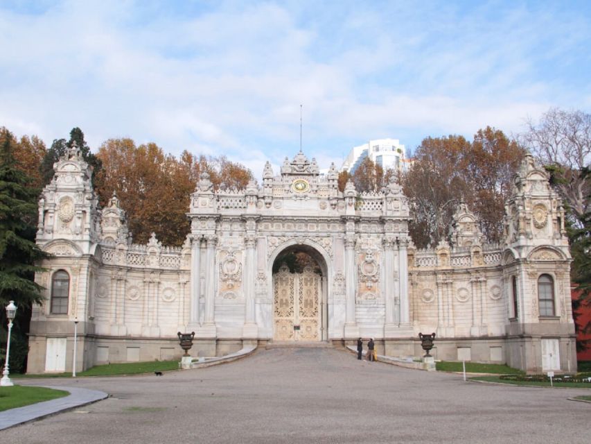 Istanbul: Dolmabahçe Palace and Uskudar Guided Tour - A four-hour tour with a high price tag