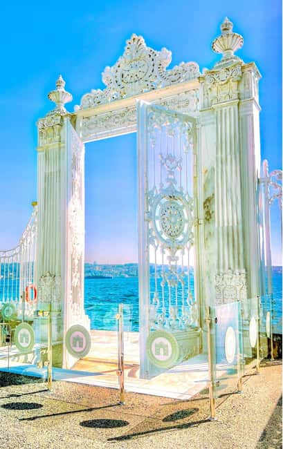 Istanbul:Dolmabahce Palace Skip-the-Line Entry & Audio Guide - The palace interiors: scale, decoration, and courtly display