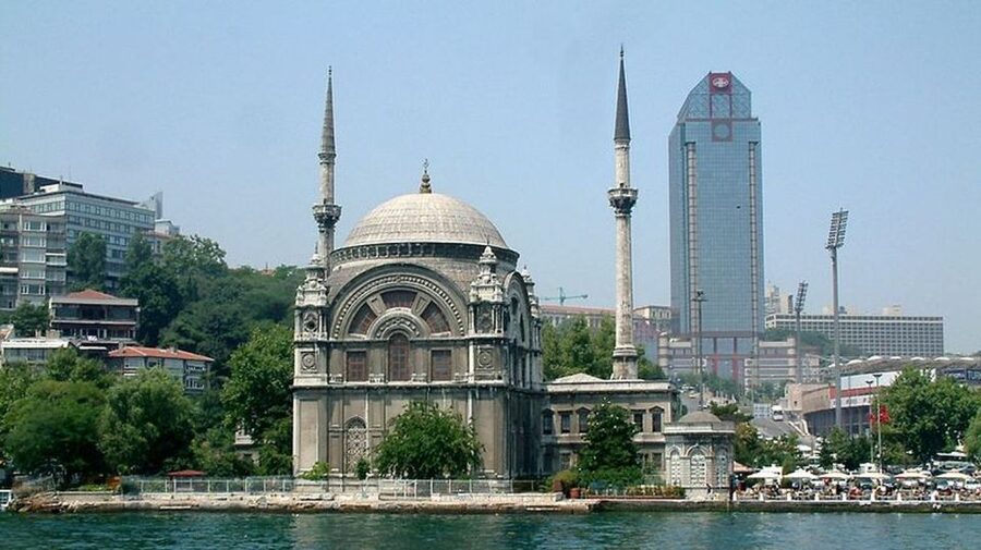 Istanbul: Dolmabahce Palace Tour and Bosphorus Yacht Cruise - Arnavutkoy and Bebek, two waterfront neighborhoods