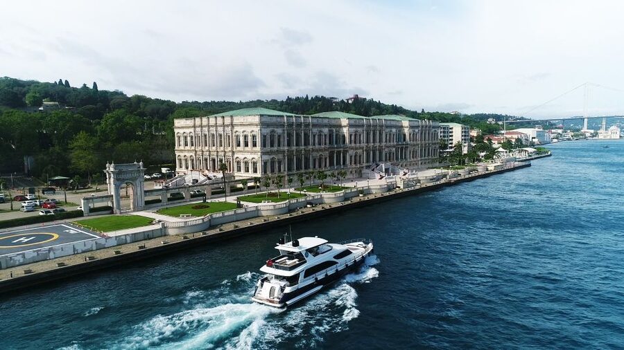 Istanbul: Dolmabahce Palace Tour and Bosphorus Yacht Cruise - Anatolian Fortress, Kucuksu, and Beylerbeyi