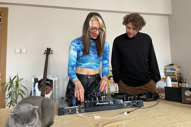 Istanbul Electronic Music and Culture Workshop From Local DJ - Who will enjoy this experience most