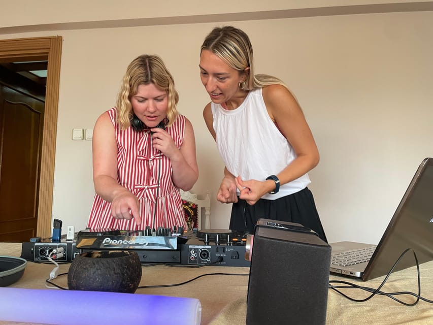 Istanbul: Electronic Music Workshop & Culture From Local DJ - Learning the mixer before making music