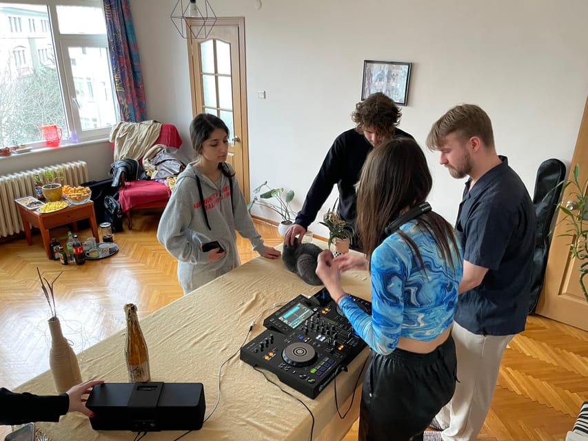 Istanbul: Electronic Music Workshop & Culture From Local DJ - Melis, Bavir, and an unusual Istanbul connection
