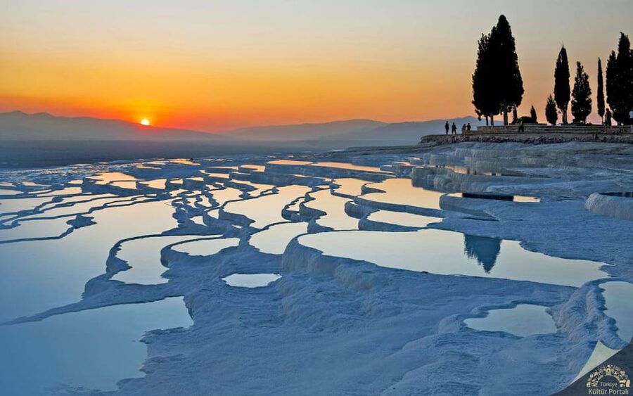 Istanbul: Ephesus, Pamukkale, Cappadocia 8-Day Trip by Plane - Walking the marble streets of Ephesus