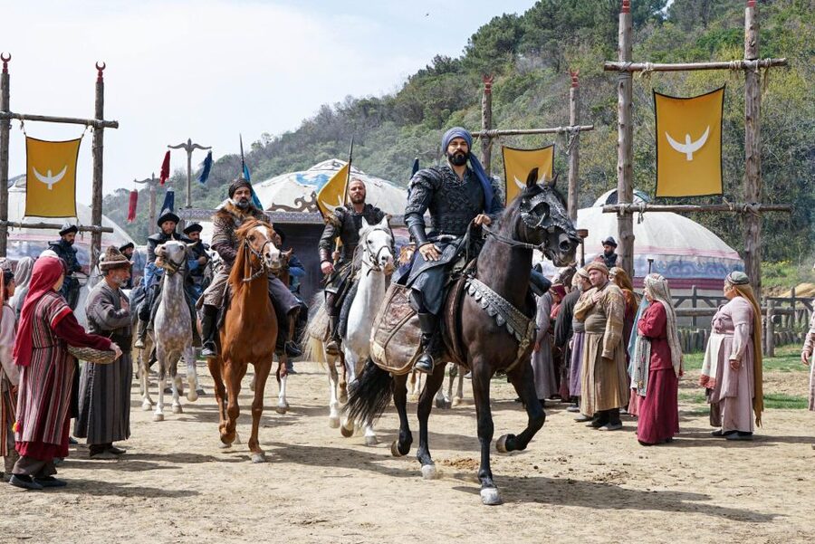 Istanbul: Ertugrul and Osman Ghazi Movie Set Tour with Lunch - Trying archery, ironwork, and costume activities