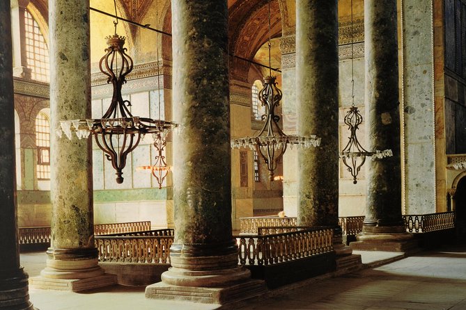 Istanbul Essentials – Skip-the-Line Full-Day Experience - Hagia Sophia and the first big decision