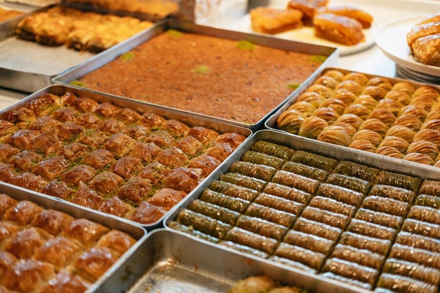 Istanbul: European and Asian Side Guided Foodie Walking Tour - Kadıköy market and the Asian side