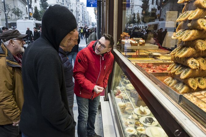 Istanbul Evening Food Tour: The Best Bites of Taksim and Karaköy - The guides make the difference