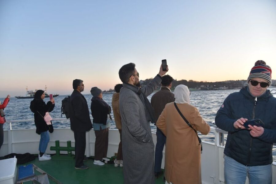 Istanbul: Explore Bosphorous on a Sunset Boat Cruise - Sailing past Galata Tower and the old European shore