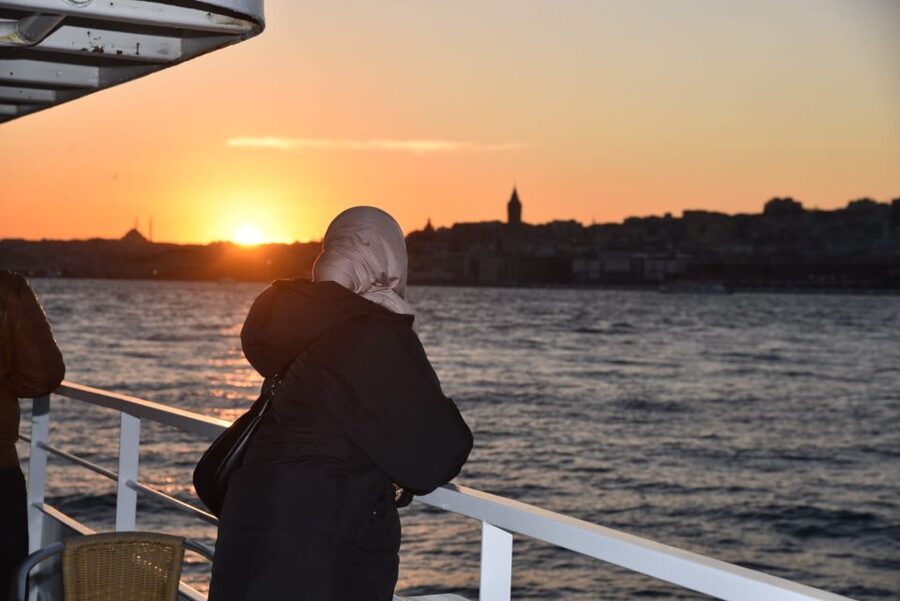 Istanbul: Explore Bosphorous on a Sunset Boat Cruise - Finding the boat near Eminönü