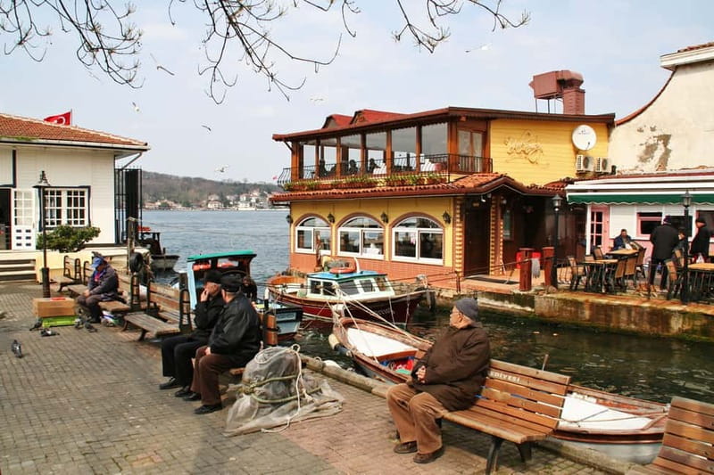 Istanbul: Explore Istanbul Asian Continent - Kadikoy Fruit Market and the first taste of local life