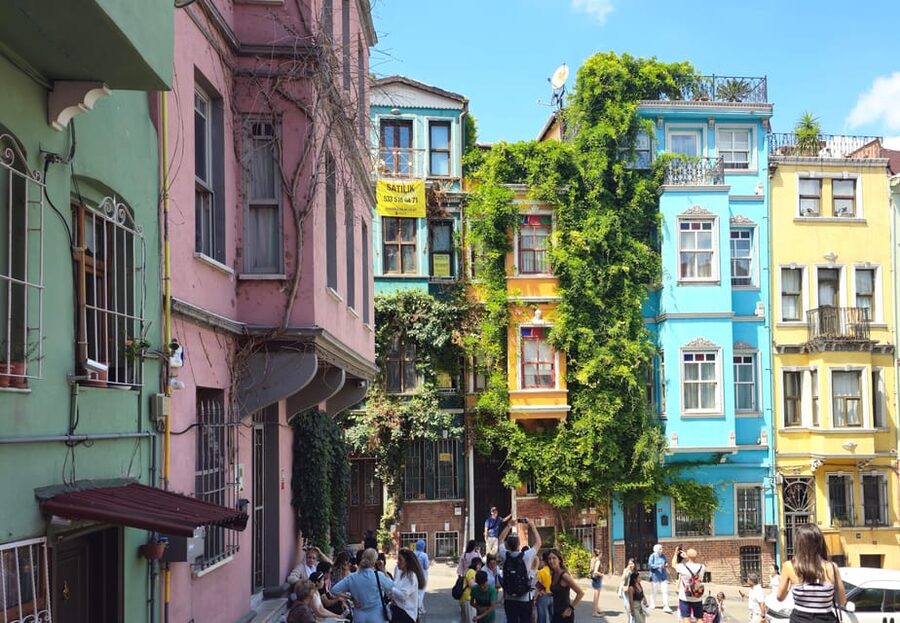 Istanbul: Fener & Balat Guided Tour through Colored Streets - Key points at a glance