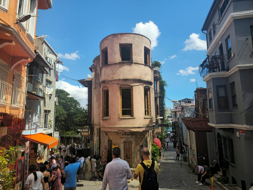 Istanbul: Fener & Balat Guided Tour through Colored Streets - Why Fener and Balat feel different from classic Istanbul