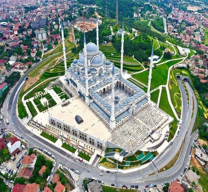 Istanbul: Full-Day 2-Sides City Tour with Lunch & Boat Tour - Camlica Mosque and the face of modern Turkey