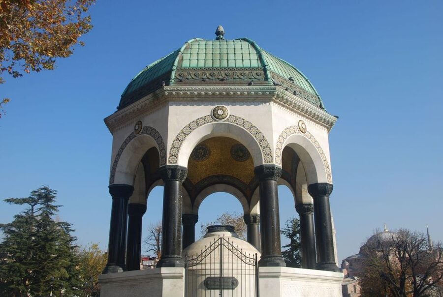 Istanbul Full Day Byzantine & Ottoman Traces Tour - Starting with pickup and the Sultanahmet walk