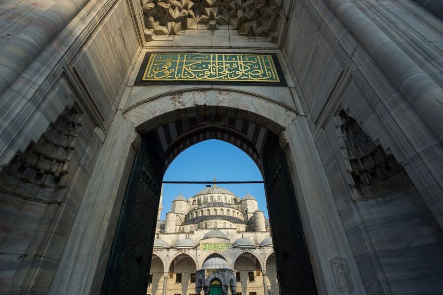 Istanbul: Full-Day Highlights Tour with Guide and Lunch - Lunch in Sultanahmet