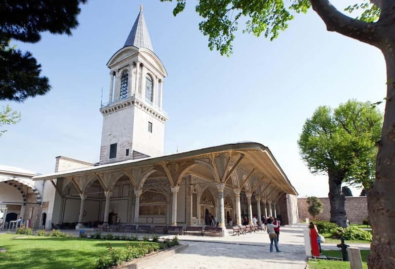 Istanbul: Full Day Private Guided Tour for Iconic Landmarks - Guides, pacing, and the private advantage