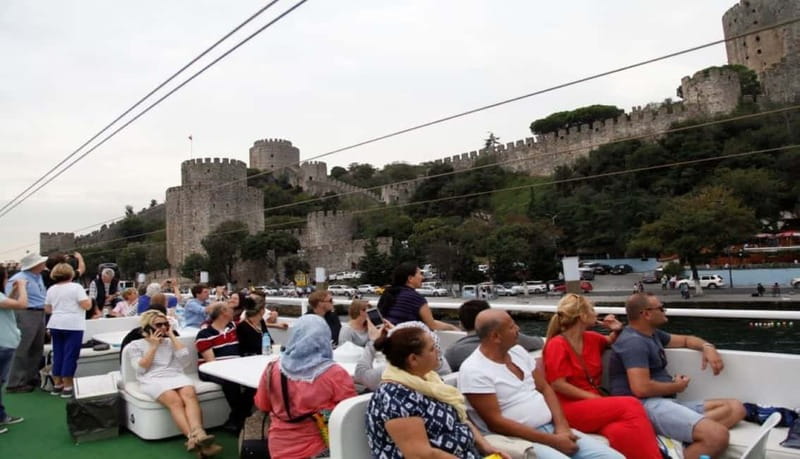 Istanbul: Guided Bosphorus Cruise & Golden Horn Bus Tour - Eyüp Sultan Mosque and the story of Abu Ayyub al-Ansari