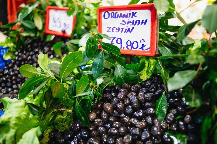 Istanbul: Guided Food and Culture Tour - Kadıköy Square and coffee