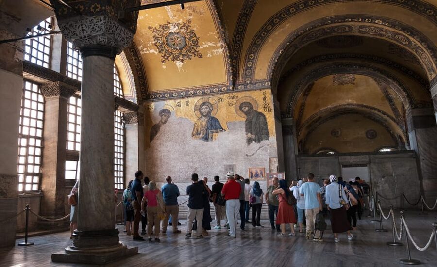 Istanbul: Hagia Sophia & Basilica Cistern Tour with Tickets - Why these two sights work well together