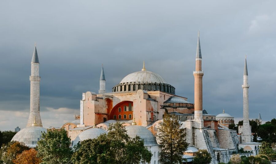 Istanbul: Hagia Sophia, Blue Mosque, & Basilica Cistern Tour - Guide quality is the biggest reason to book