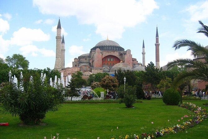 Istanbul: Hagia Sophia & Blue Mosque Guided & Small-Group Tour - A brief stop that needs clear boundaries