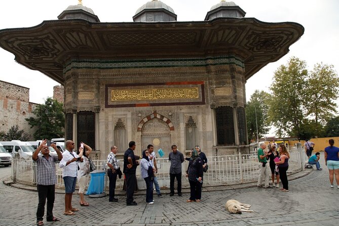 Istanbul: Hagia Sophia & Blue Mosque Guided & Small-Group Tour - Exploring the Grand Bazaar on your own